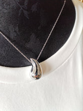 Charger l&#39;image dans la galerie, Collier goutte or ou argent
