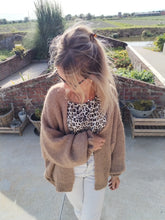 Charger l&#39;image dans la galerie, Gilet oversized Camel
