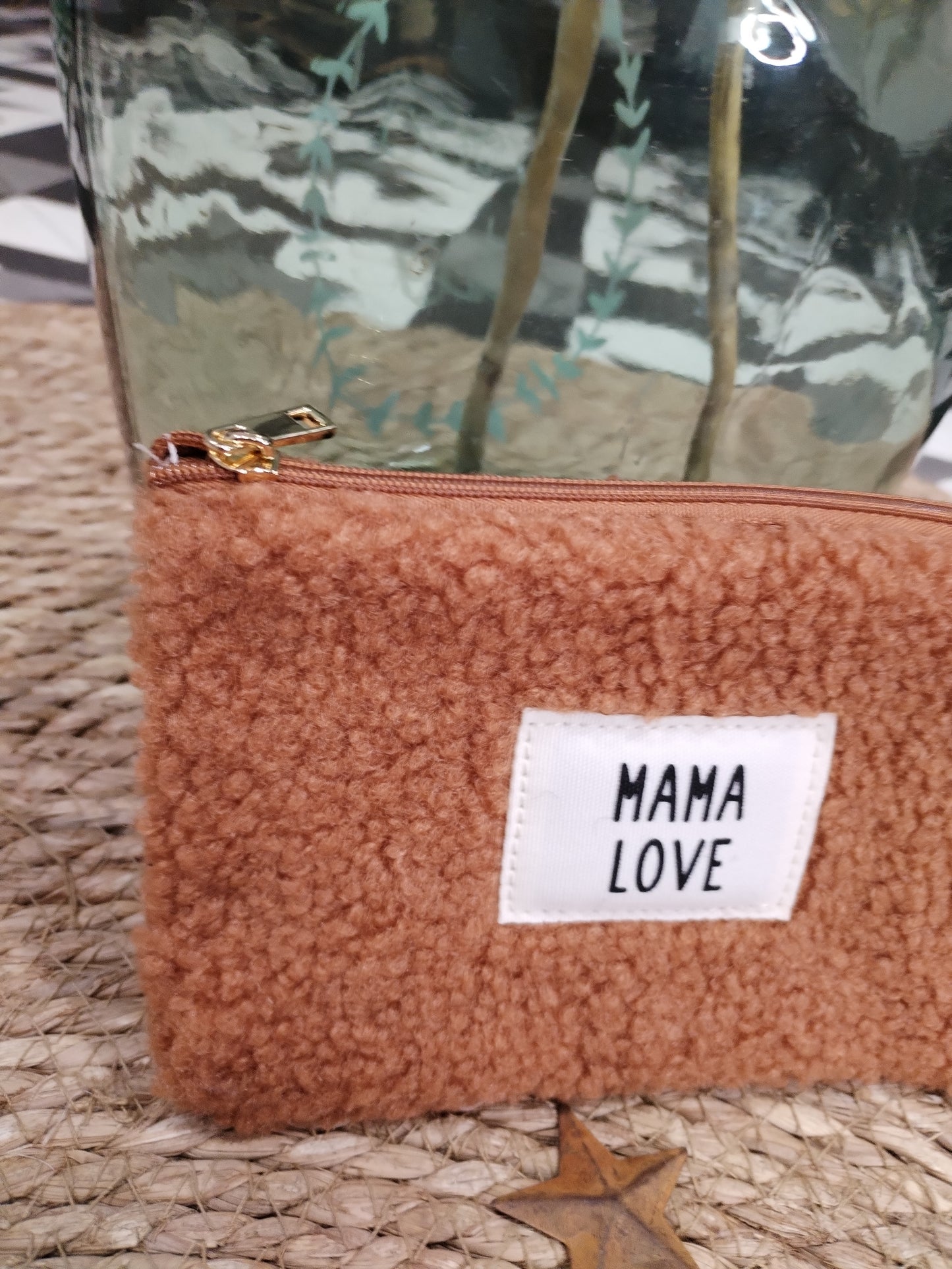 Pochette bouclette Camel avec inscription "Mama Love"